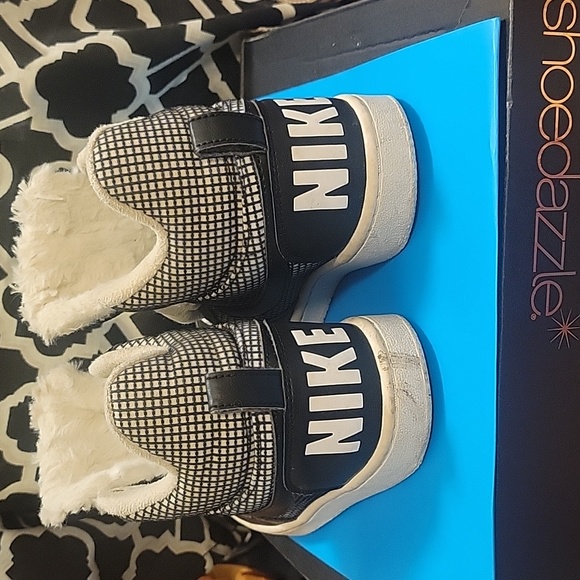 High Top Nike - Picture 3 of 6